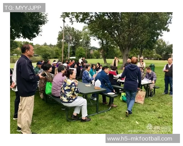 李梦分享中秋团圆美照祝福大家共度佳节快乐时光