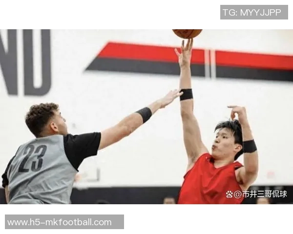 克林根谈与杨瀚森默契配合每日争抢篮板共同提升技艺